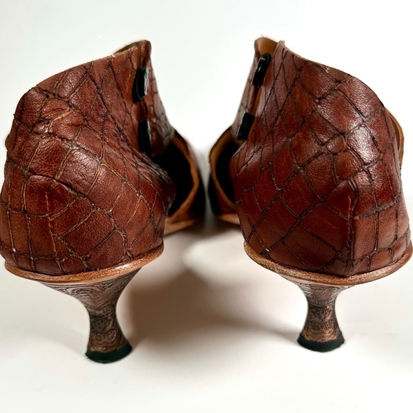 Cydwoq Vintage Kitten Heel Ankle Boots - Picture 8 of 13